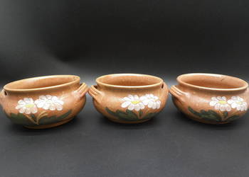 Zestaw 3 Ceramicznych Bulionówek – Motyw Stokrotek