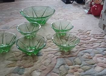 zastawa stolowa misa i 5 salaterek PRL Ząbkowice prawdopo. uranowe