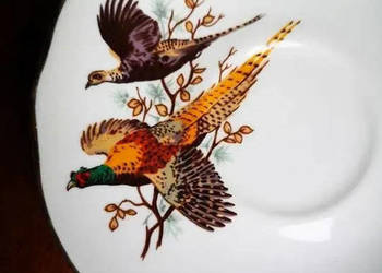 Z bażantami.  talerzyk deserowy,  z białej porcelany Fine Bo Z bażantami.  talerzyk deserowy,  z białej porcelany Fine Bo