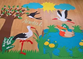 Dekoracje o tematyce wiosennej z brystolu. Nr tel: 504 102 444