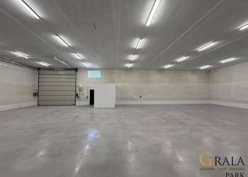 Hala/Magazyn 231 m² do wynajęcia - poziom "0", posadzka niepylna.