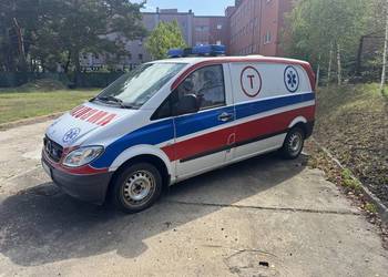 Mercedes Vito transport sanitarny kamper karetka ambulans bus transport