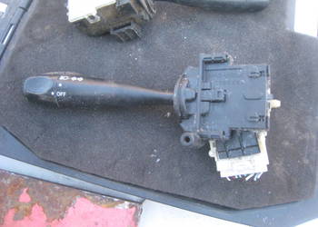 Przełącznik włącznik świateł kierunkowskazów manetka Toyota Yaris I 99-