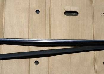 Listwa górna drzwi uszczelka prawa Mercedes CLK w209