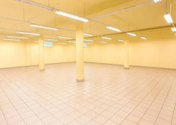 Duży lokal na parterze