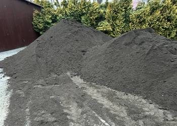 Przesiewana ziemia ogrodowa czarnoziem