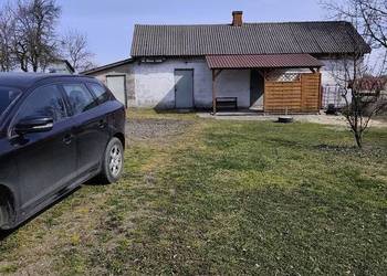 Siedlisko działka 2700m/2  dom murowany