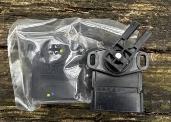 Czujnik położenia pedału gazu Mitsubishi 8pin