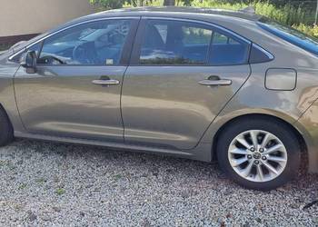 Sprzedam Toyotę Corolla sedan 1.5 Comfort 2022 rok