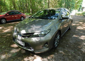 Toyota Auris II HYBRYDA bardzo bogato wyposażona PEWNY PRZEBIEG