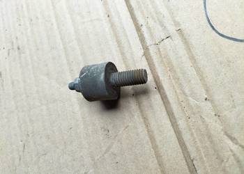 FORD FIESTA MK3  ŚRUBA UCHWYT PODUSZKA OBUDOWY FILTRA POWIETRZA