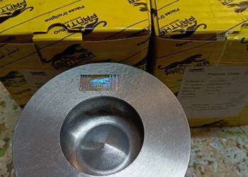 Tłok silnika Zetor.