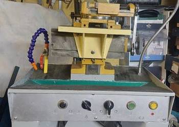 Frezarka uniwersalna   typ FXB-12