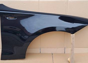 Błotnik prawy przód BMW E81 E82 E87 E88 – kolor SCHWARZ 2 (668) – oryginał