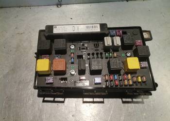 OPEL ASTRA J IV ZAFIRA B SKRZYNKA BEZPIECZNIKOW 13181658