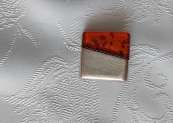 Broszka srebro połączone z bursztynem. Lata 90te