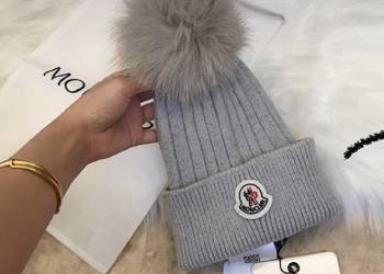 Czapka Moncler z futerkiem