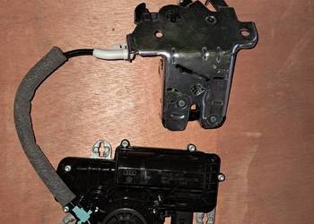 Mechanizm zamek otwieranie klapy Skoda Caroq