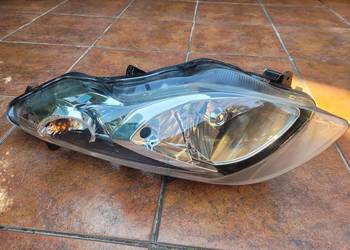 Suzuki Burgman K7 - K13, 400 reflektor prawa lampa przód przednia