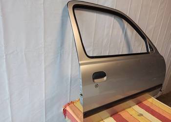 Nissan Micra K11 Drzwi Prawe model trzydrzwiowy srebrne