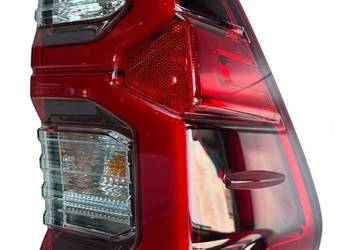 Lampa Oryginalna Prawa Tylna oświetlenie - TOYOTA HILUX (2015+)