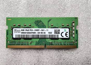 Pamięć RAM SO-DIMM DDR4 o pojemności 8 GB produkcji SK Hynix.