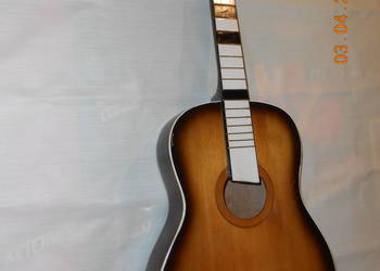 Gitara klasyczna bez strun