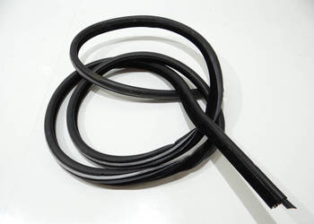 USZCZELKA DRZWI LEWY PRZÓD BMW E61 7033774 (4295590)