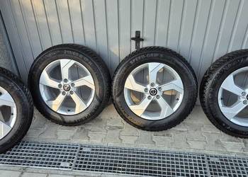 - średnica 17"  - rozstaw śrub 5x114.3  - szerokość 7"  - ET 45  - otwór ce
