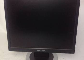 Sprawny Komputer gotowy do używania z monitorem Samsung