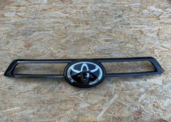 Znaczek Logo ramka listwa grilla Toyota hilux IX 8 LIFT 20+ 90975-A2014