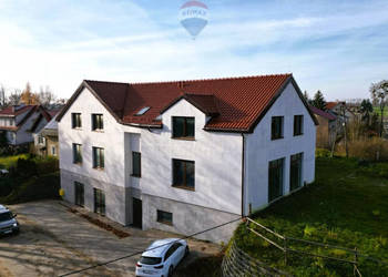 Budynek usługowy z pięcioma mieszkaniami
