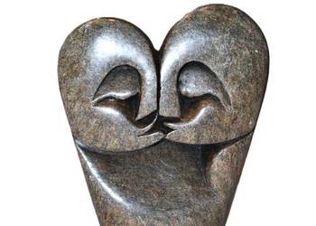 Figurka symbol jedności z kamienia