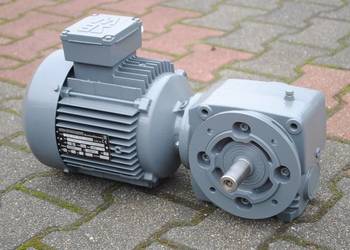 Motoreduktor kątowy 1.1kw. 114obr./min. SEW. typ: SF42DT90S4/TF