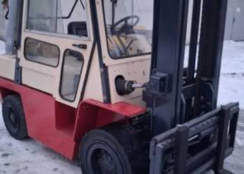 Wuzek Widlak nissan 4t