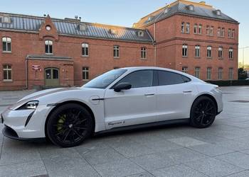Porsche Taycan 4S Performance plus 571 KM