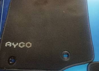 Toyota Aygo dywaniki org oem kpl Toyota Aygo dywaniki org oem kpl