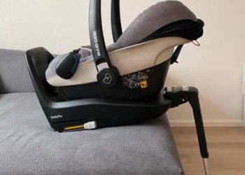 Fotelik samochodowy dla dziecka Maxi Cosi z bazą Isofix