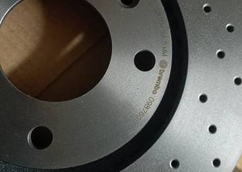 Tarcze hamulcowe BREMBO NOWE -średnica  283mm wraz z klockami komplet