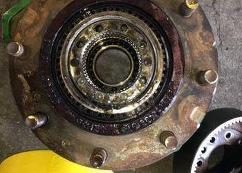 John Deere 3420 - Piasta