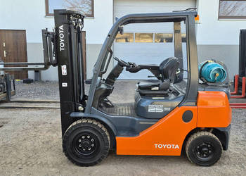Wózek Widłowy Toyota 8FG25 - Duplex, wolny skok - 4 sekcje - 5100 mth - Wag