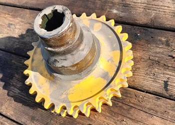 322462950 Koło łańcuchowe podwójne przystawki do kukurydzy new holland Z28