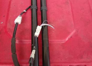 Siłownik klapy bagażnika Lexus Toyota