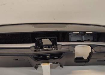 VW TAYRON DESKA KOKPIT RHD ANGLIK  57M857003C