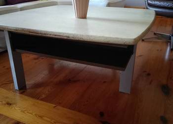 stolik z blatem granitowym