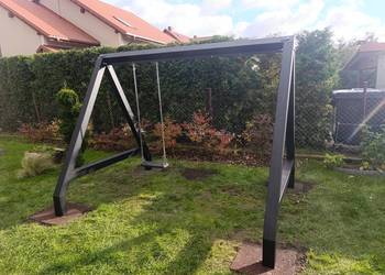 Bujaczka ogrodowa z metalu