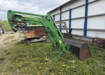 Ładowacz czołowy TUR John Deere.