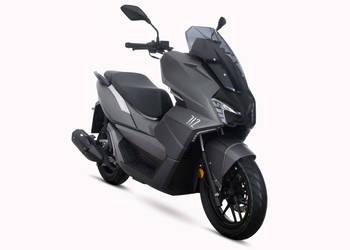 Skuter 125 junak 712