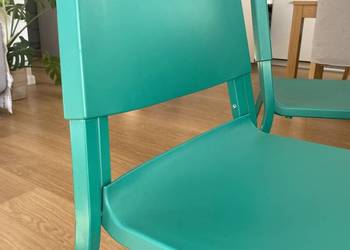 Dwa zielone krzesła Ikea Teodores