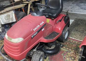 Kosiarka traktorek Honda dwa cylindry